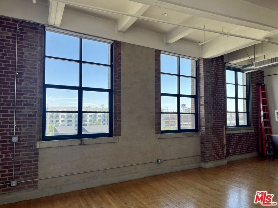 1850 Industrial Street - Photo 14