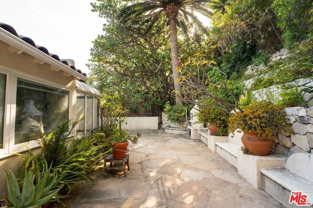 7887 Hillside Avenue - Photo 22