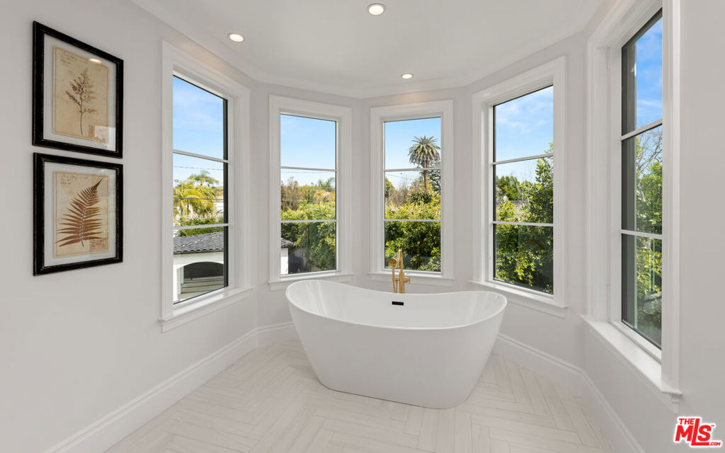 722 N Camden Drive - Photo 16