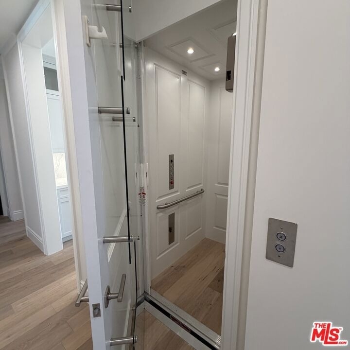 722 N Camden Drive - Photo 12