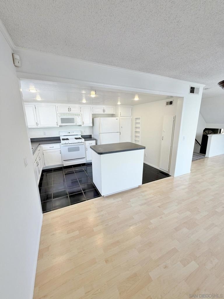 9983 Paseo Montril Dr. - Photo 17