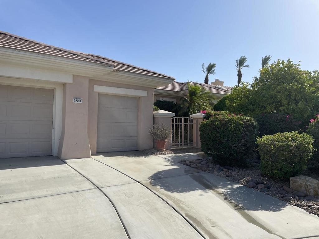 39264 Mirage Circle - Photo 0