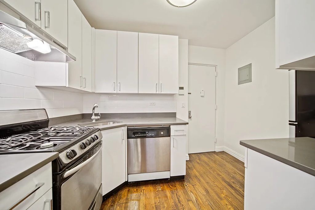 Mott Street - Photo 3
