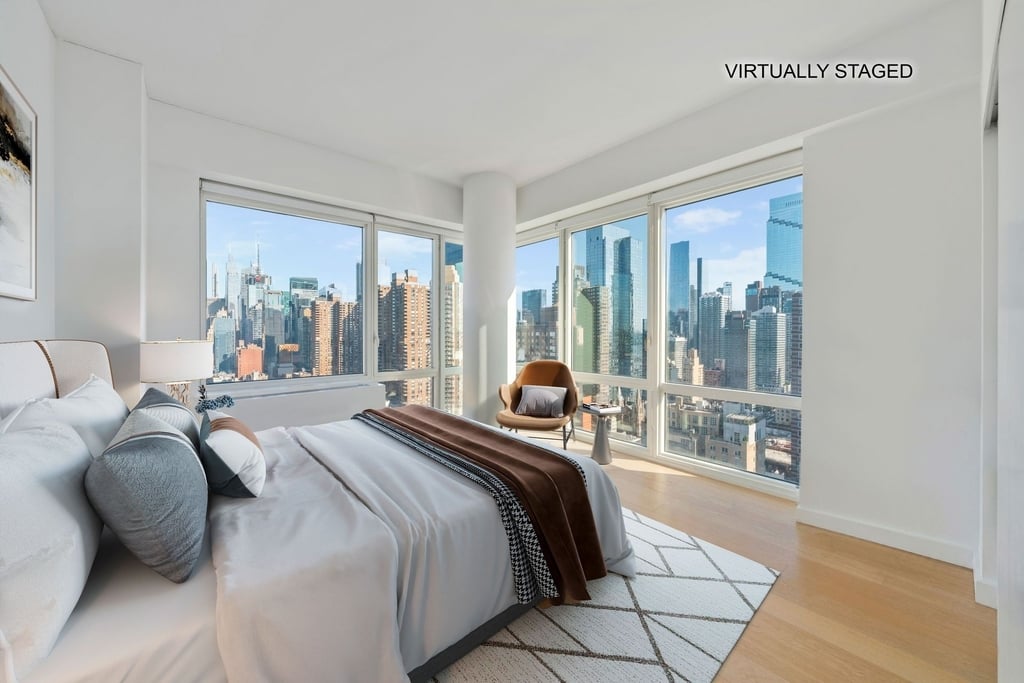 550 West 45th Street - Photo 1
