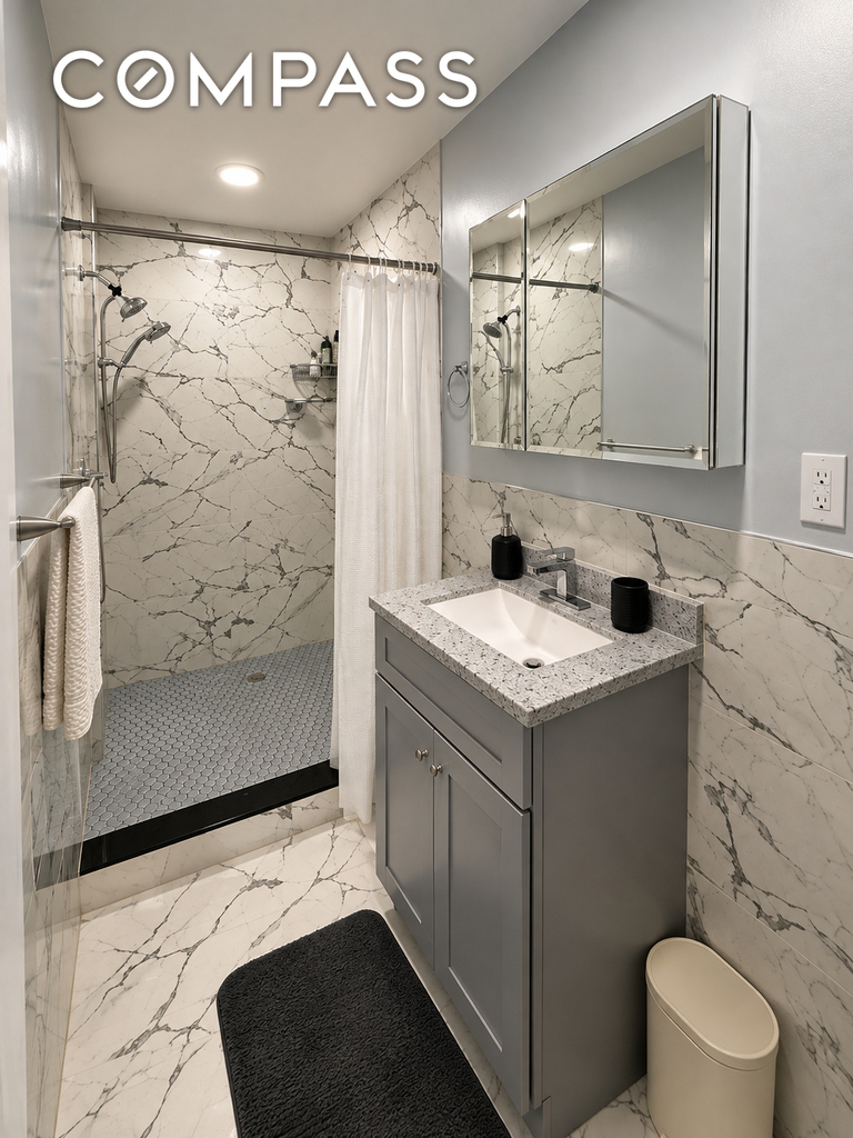 Utica Avenue - Photo 3