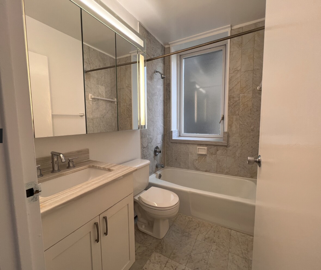 East 34th Street & PARK AVE - Photo 3