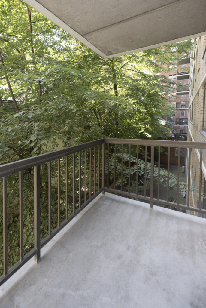 East 34th Street & PARK AVE - Photo 2