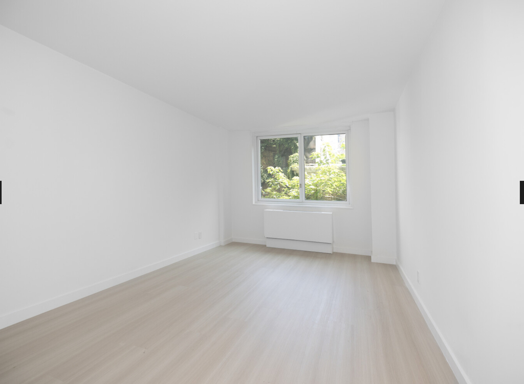 East 34th Street & PARK AVE - Photo 1