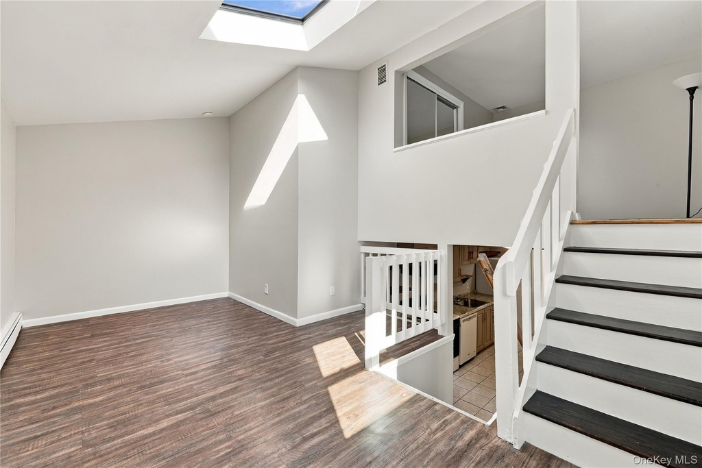 16 Imperial Drive - Photo 7
