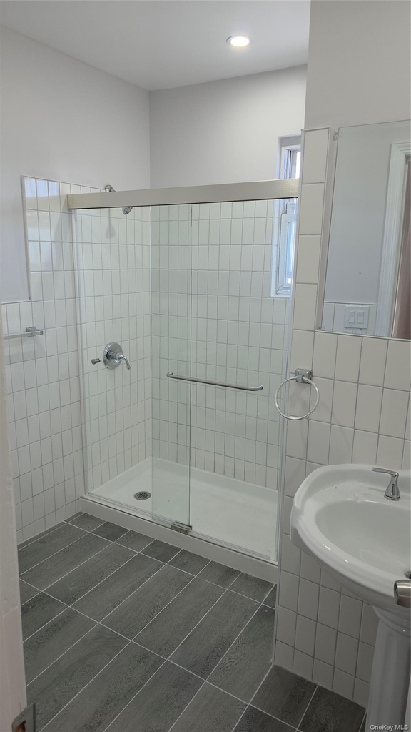 158-10 115th - Photo 3