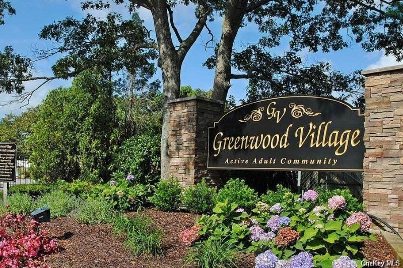 21 Village Circle E - Photo 10
