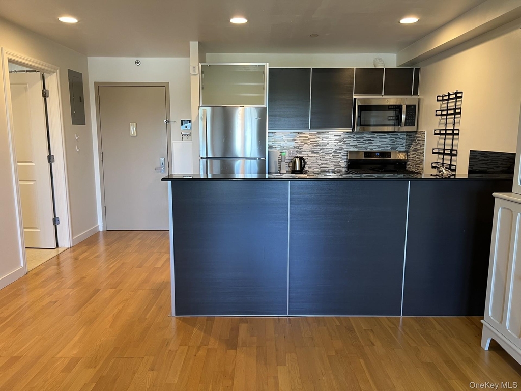 143-20 Hoover Avenue - Photo 9