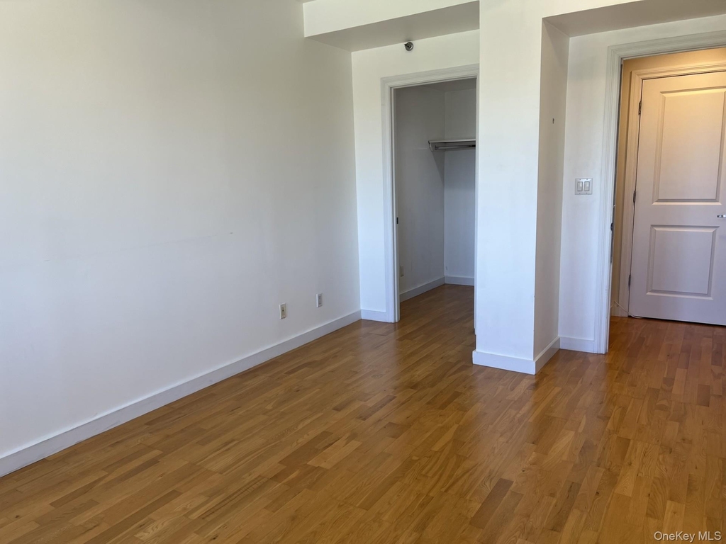 143-20 Hoover Avenue - Photo 13
