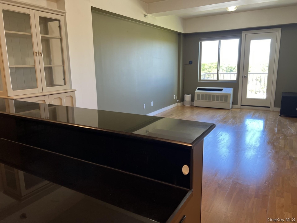 143-20 Hoover Avenue - Photo 3