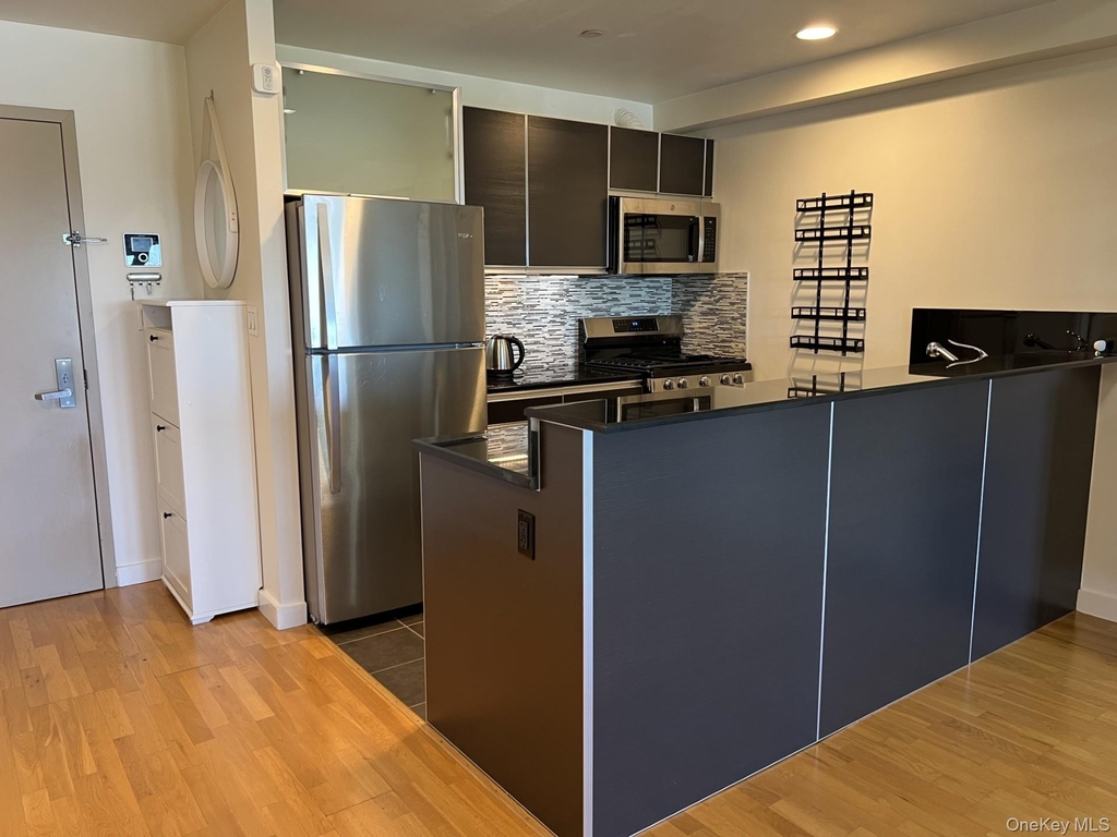 143-20 Hoover Avenue - Photo 10