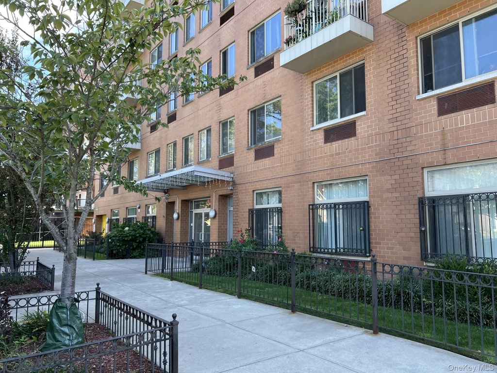 143-20 Hoover Avenue - Photo 0