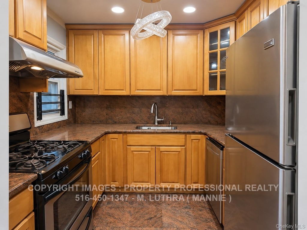 76-29 271 St. - Photo 20