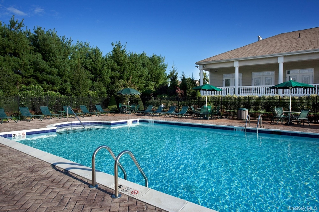 82 Pineview Lane - Photo 1