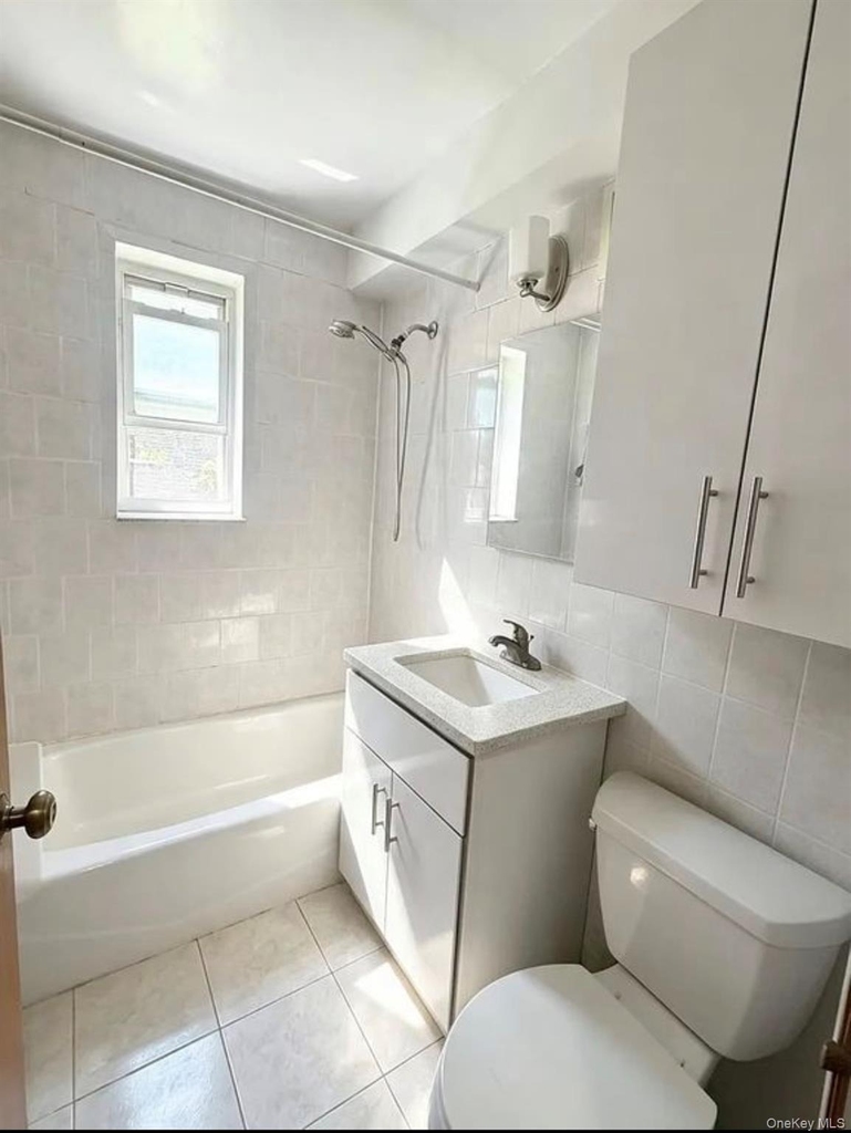 111-21 66th Avenue - Photo 5