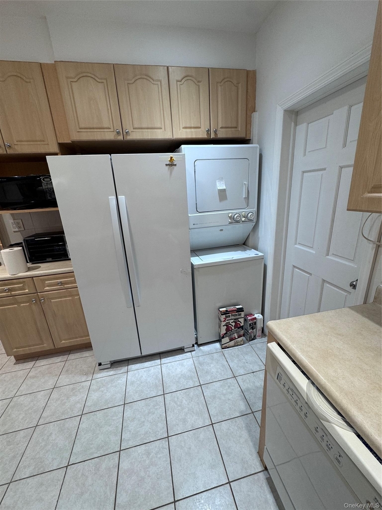 4220 Kissena Blvd  Apt D2 - Photo 14