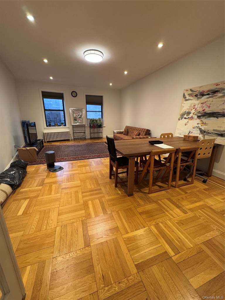 4220 Kissena Blvd  Apt D2 - Photo 8