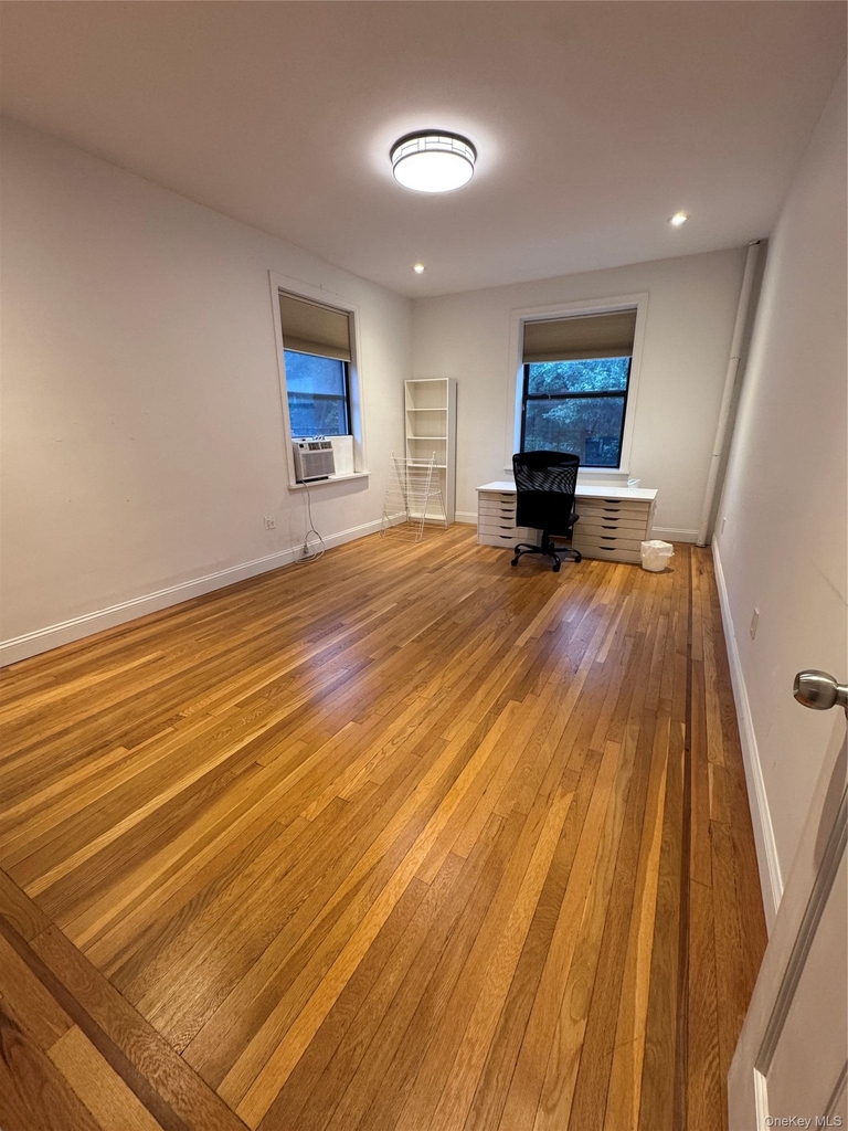 4220 Kissena Blvd  Apt D2 - Photo 2