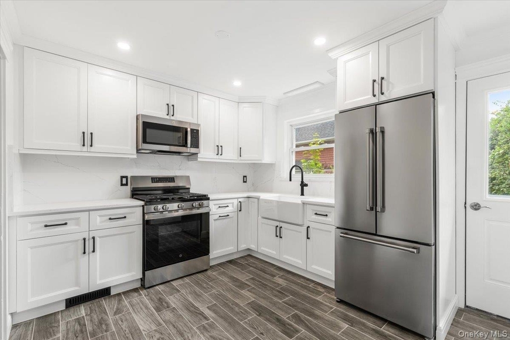 85 Franklin Avenue - Photo 10