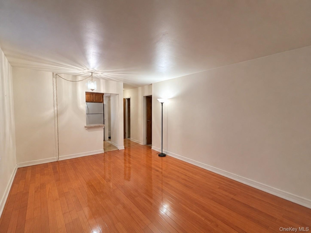 320 S Broadway - Photo 2