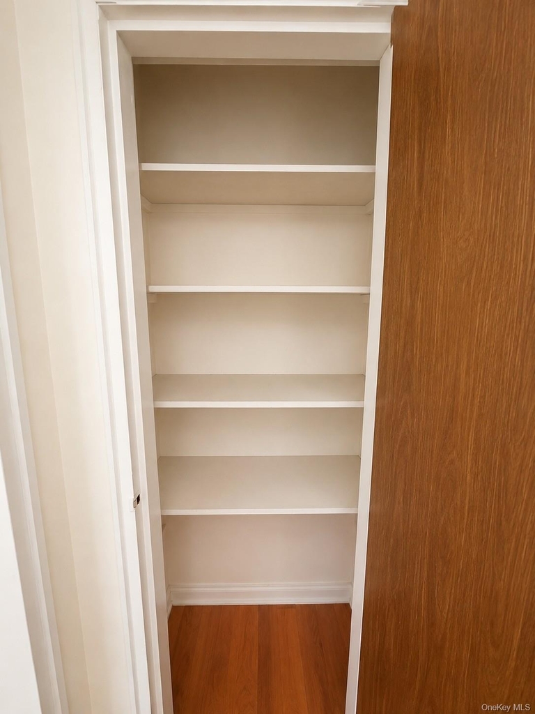 320 S Broadway - Photo 6