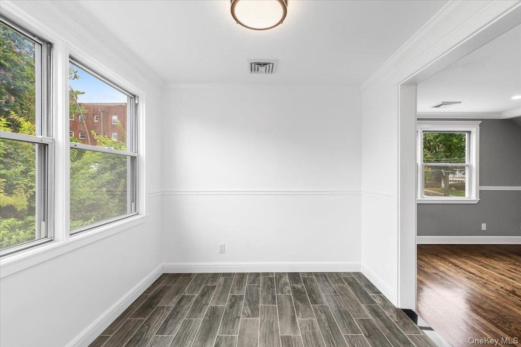 85 Franklin Avenue - Photo 9