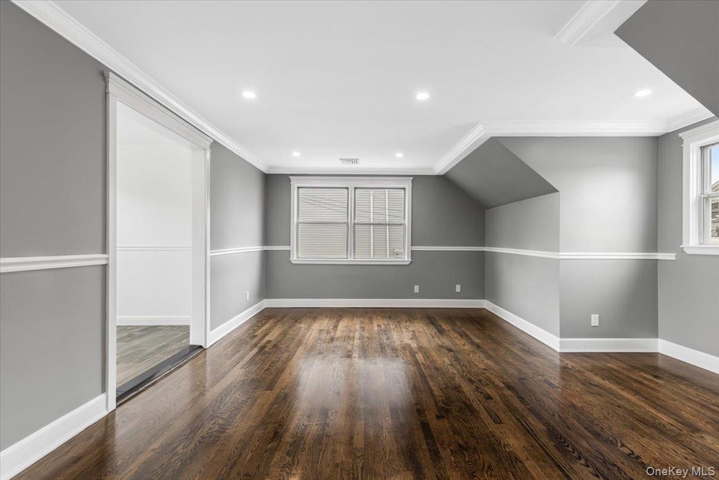 85 Franklin Avenue - Photo 2