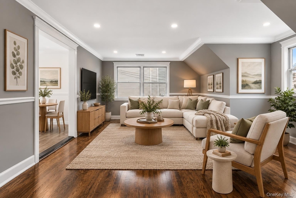 85 Franklin Avenue - Photo 1