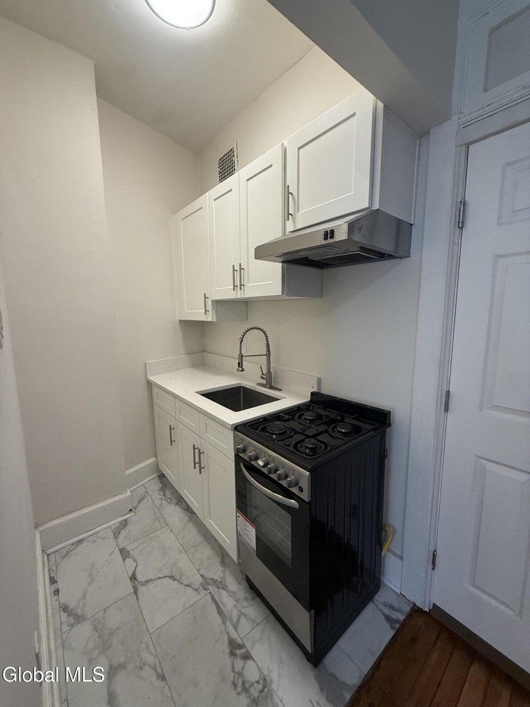 28 Robin Street - Photo 1