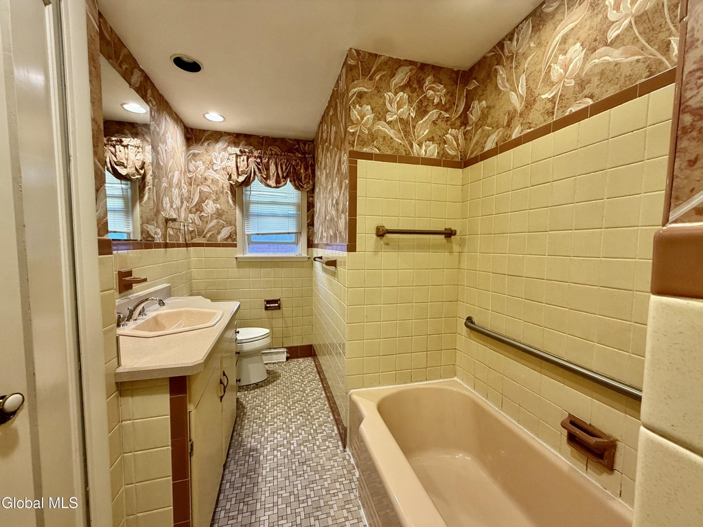 768 New Scotland Avenue - Photo 13