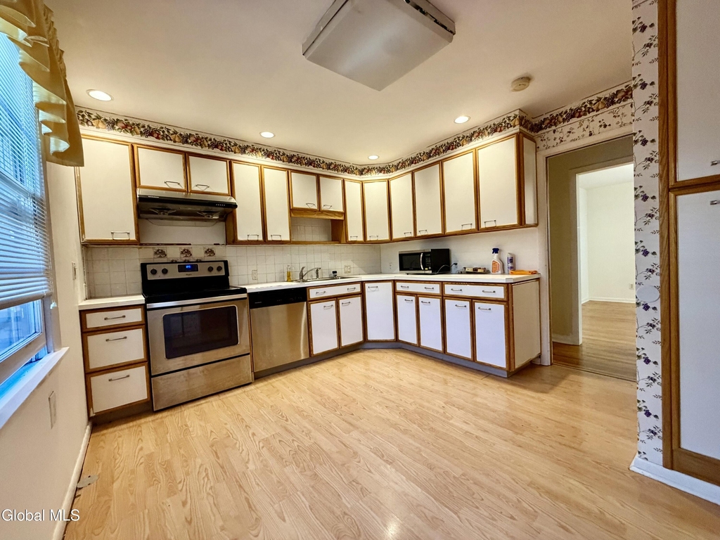 768 New Scotland Avenue - Photo 6