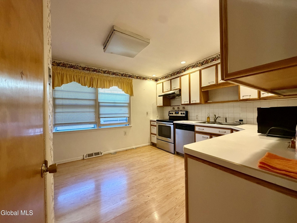 768 New Scotland Avenue - Photo 5