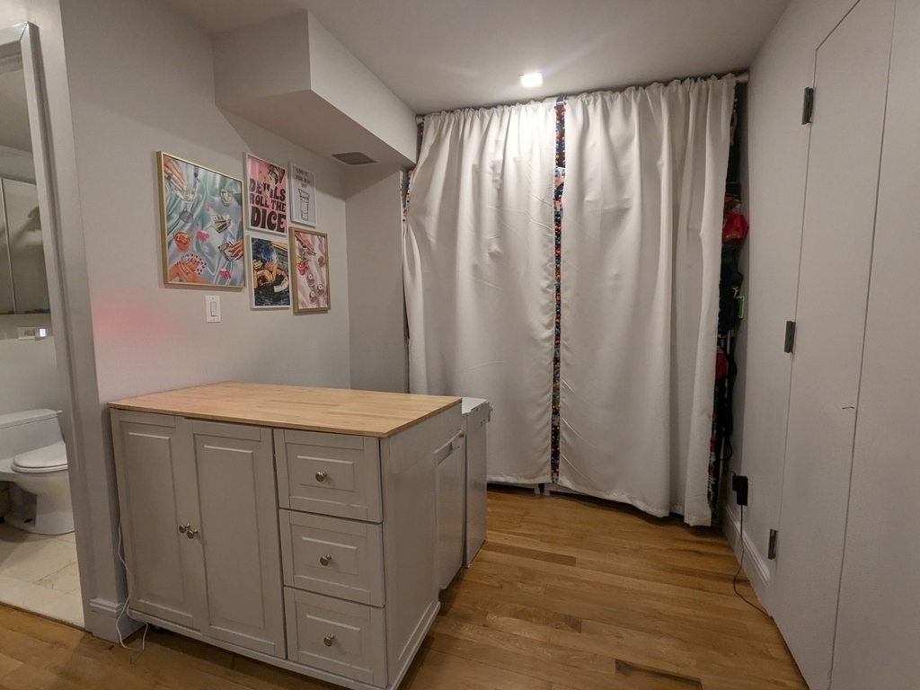 636 E 11th Street - Photo 18