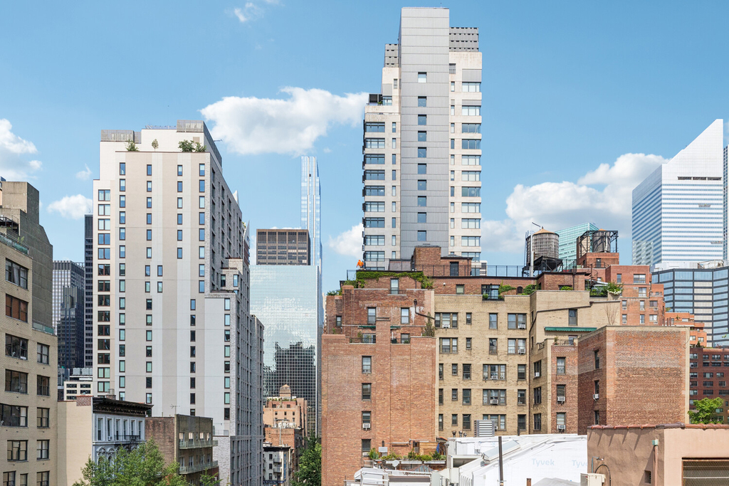 345 E 50th Street - Photo 7