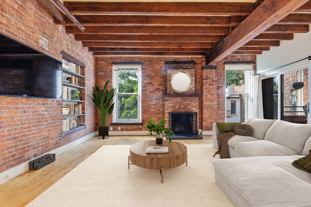 35 Bethune Street - Photo 1