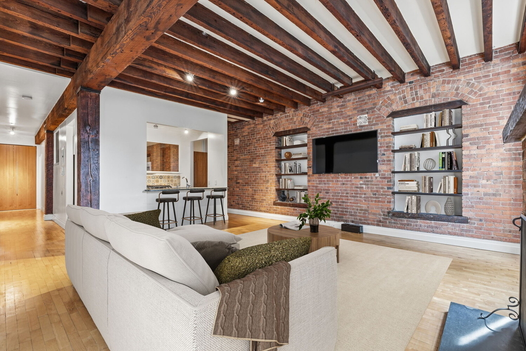 35 Bethune Street - Photo 3