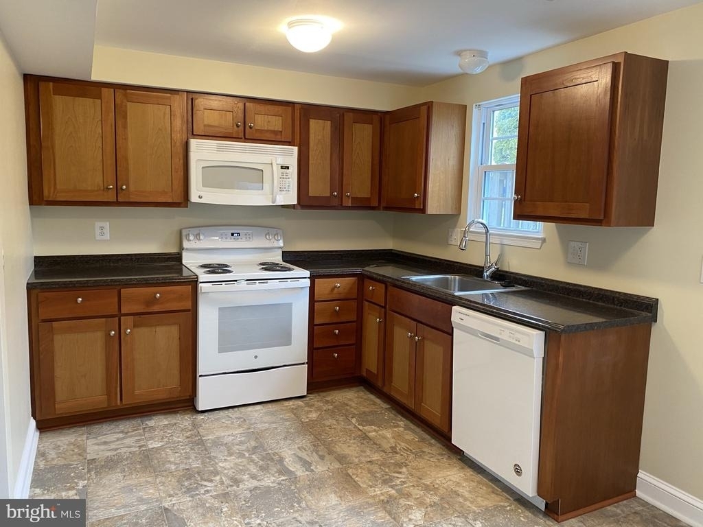 8447 Braxted Lane - Photo 6