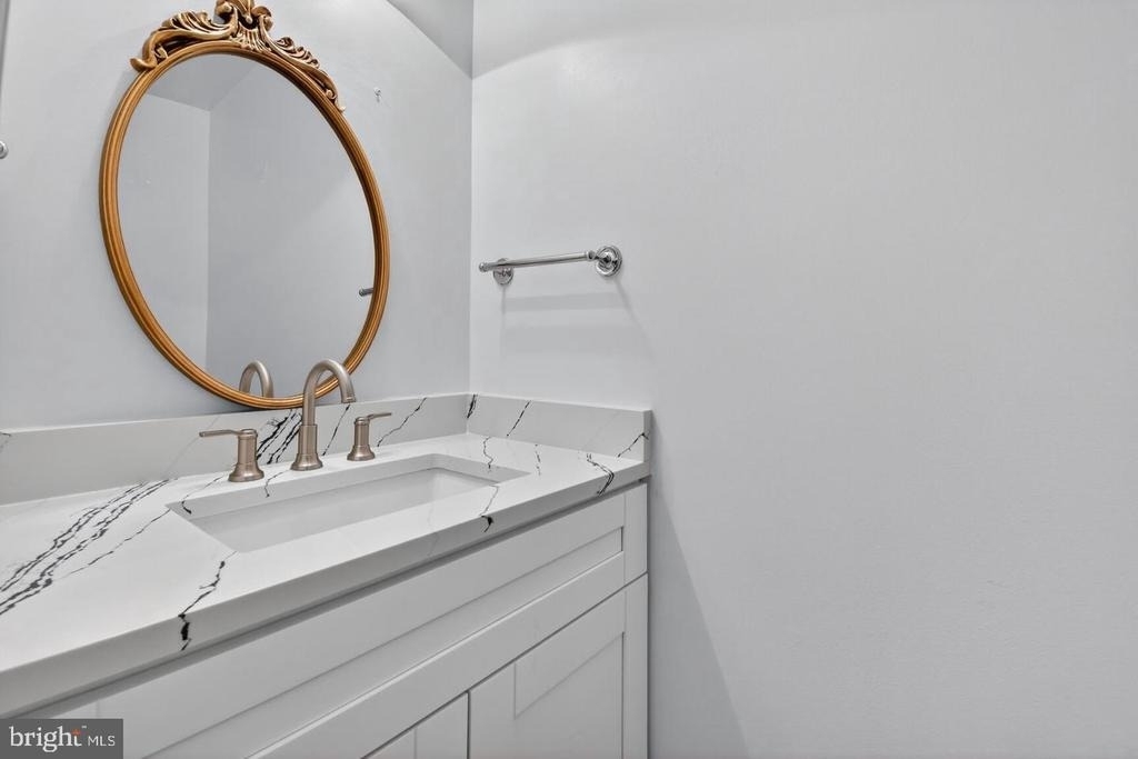 1302 Clayborne House Court - Photo 25
