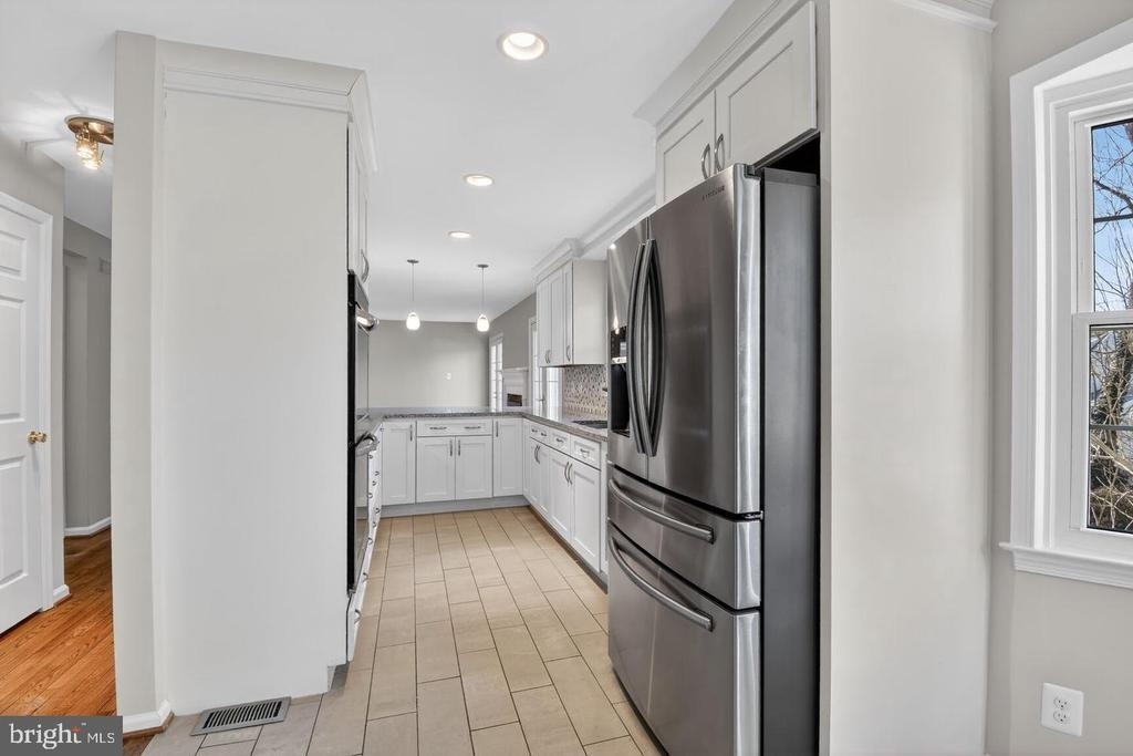 1302 Clayborne House Court - Photo 18