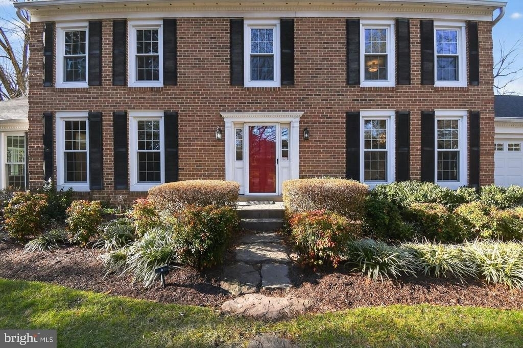 1302 Clayborne House Court - Photo 2