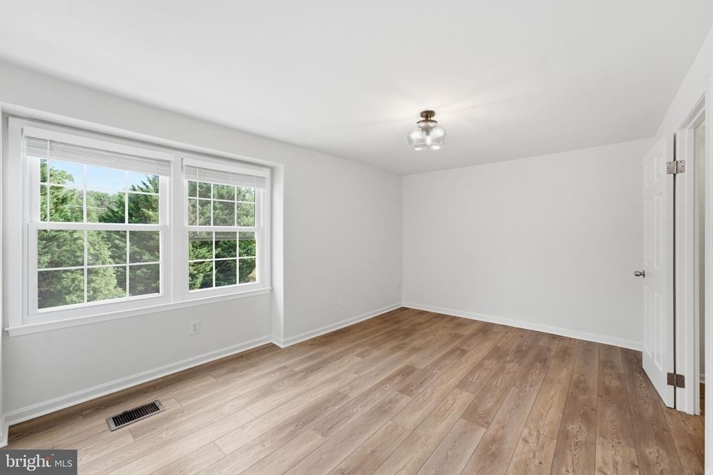 5603 Independence Circle - Photo 14