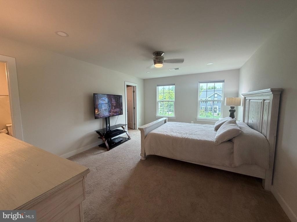 9812 Thoroughbred Road - Photo 15