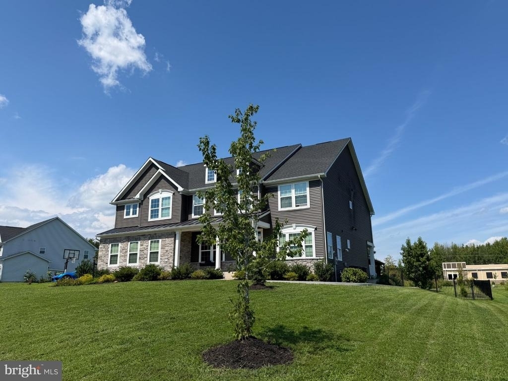 9812 Thoroughbred Road - Photo 0