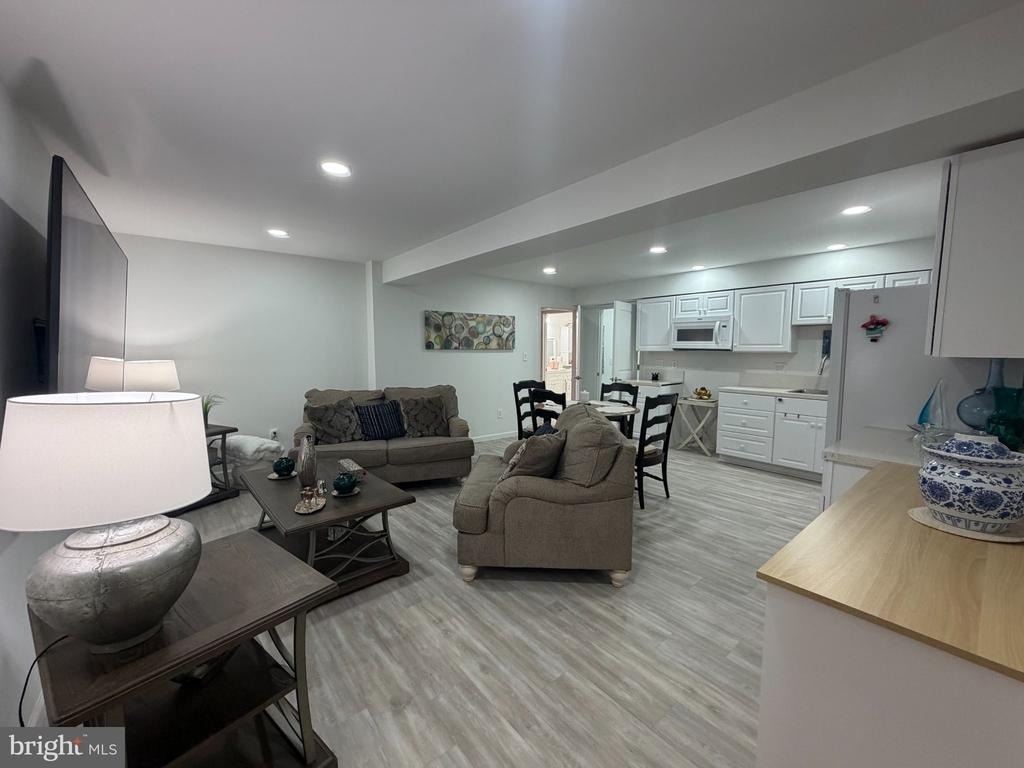 9812 Thoroughbred Road - Photo 32