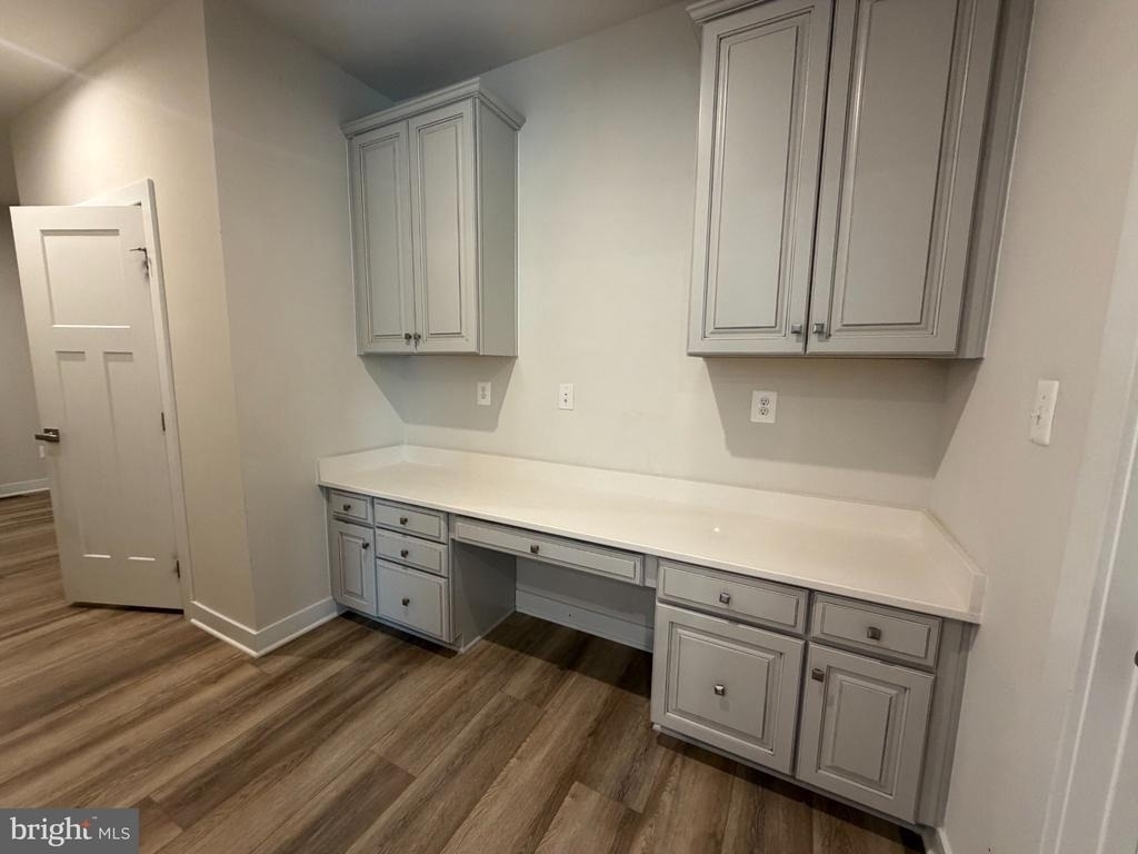 9812 Thoroughbred Road - Photo 8