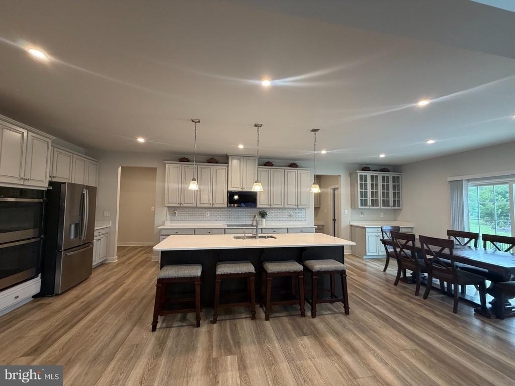 9812 Thoroughbred Road - Photo 7